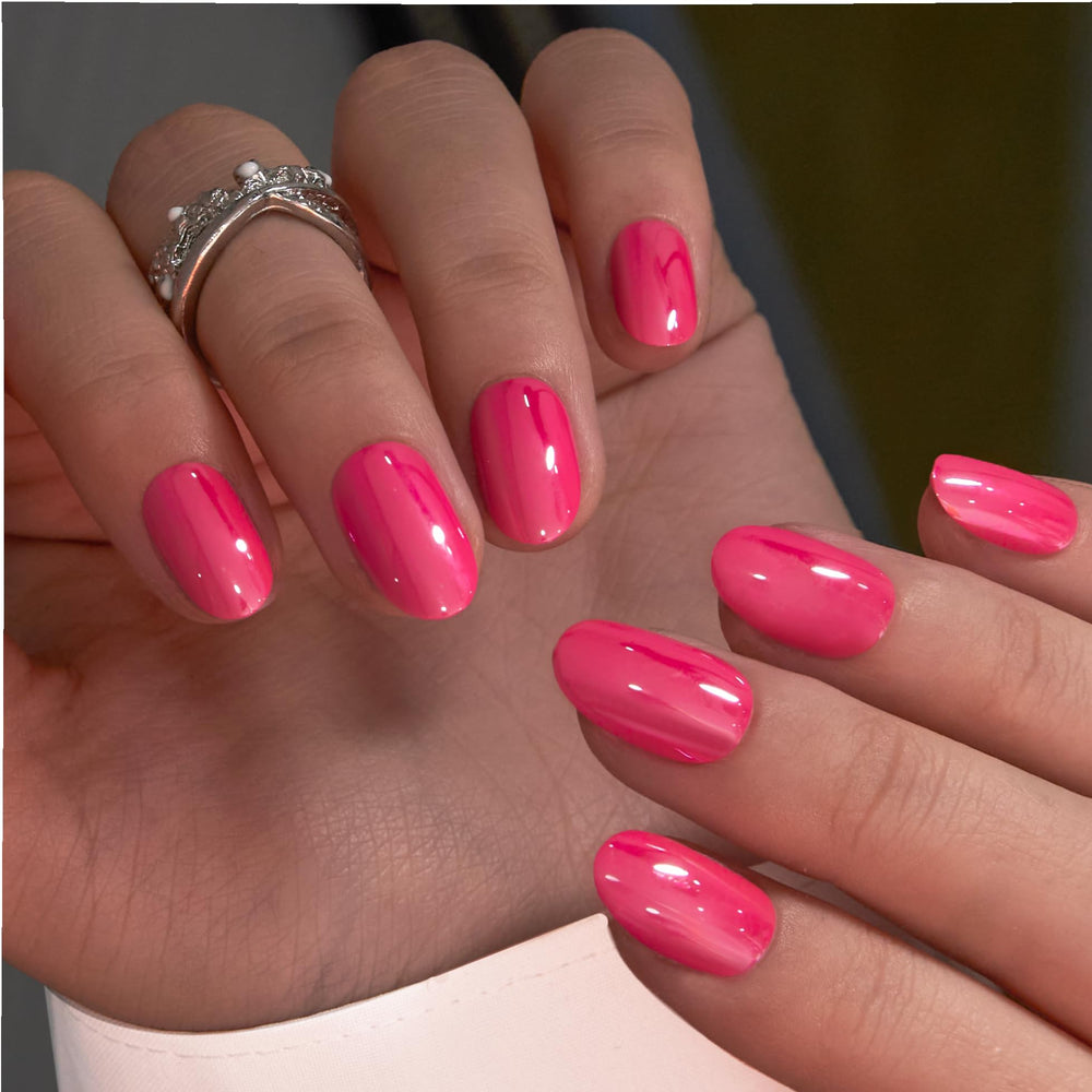 CurvLife front packaging showing pink radiance nails and accessories for quick salon results