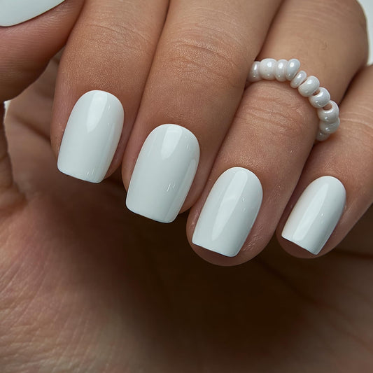 Curvlife front packaging showing white square press-on nails and quick salon finish