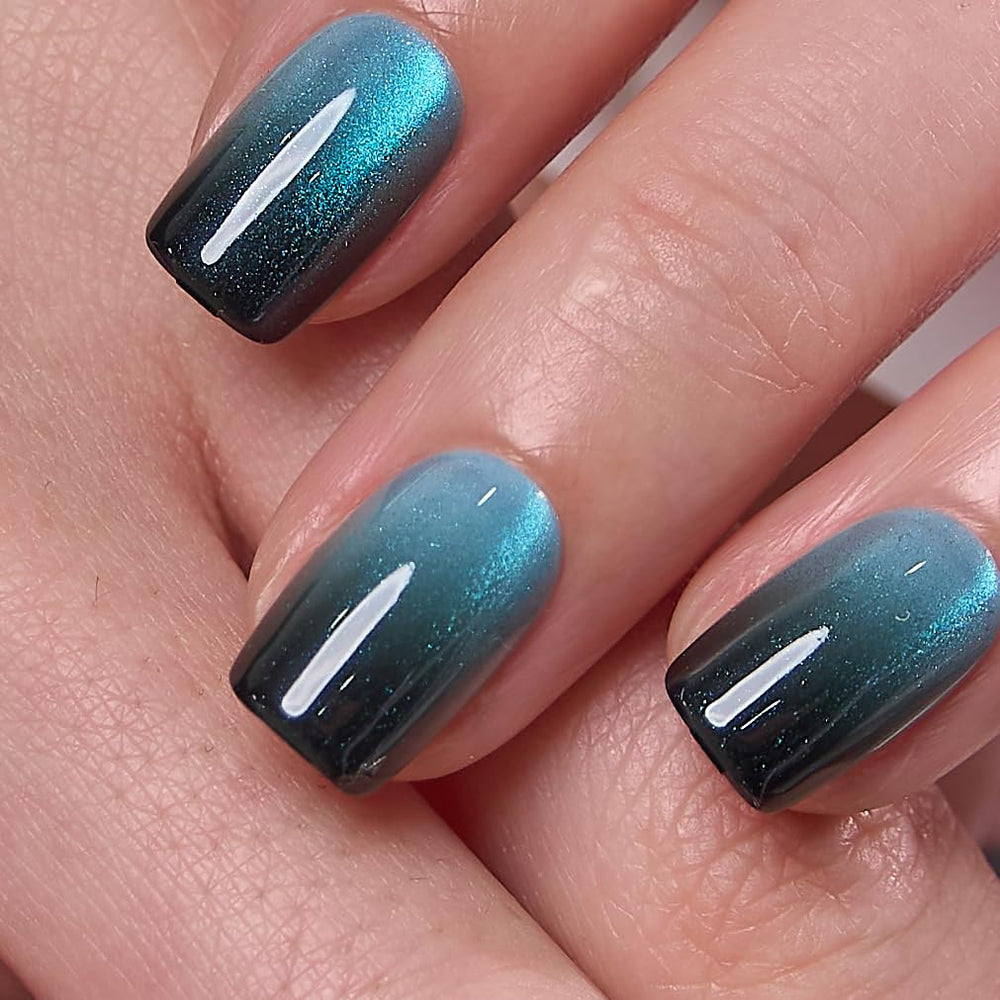 CurvLife front packaging showing 30-piece kit and midnight tide polish benefit: ready-to-use