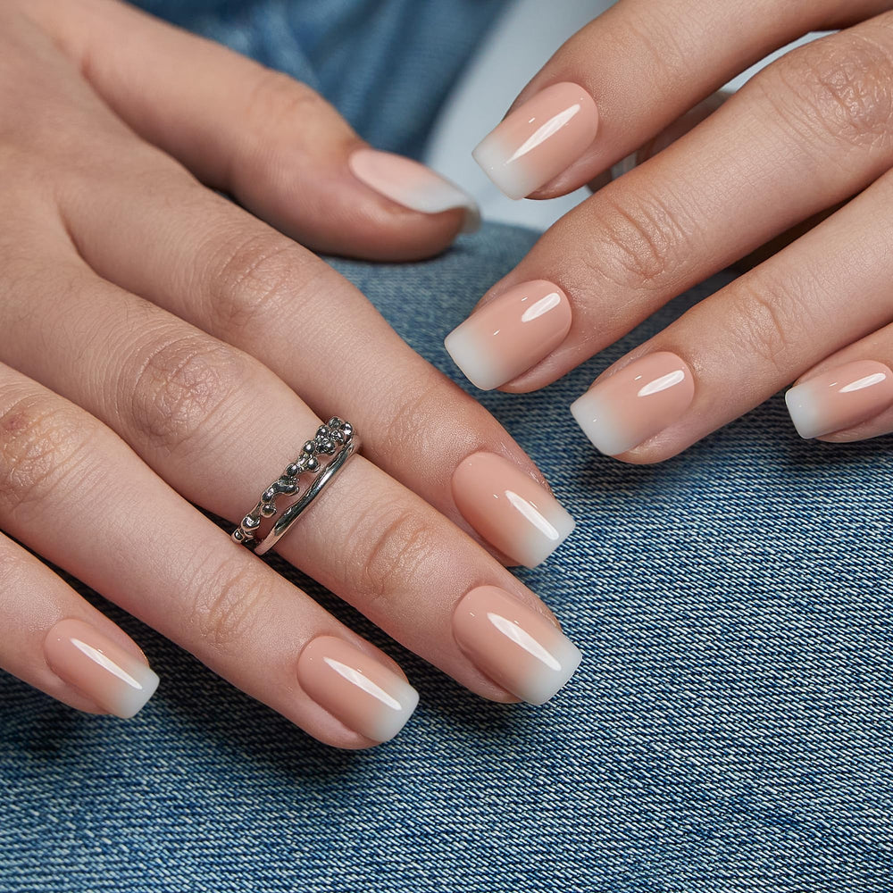 CurvLife display of 15 nail sizes ensuring custom fit for each finger