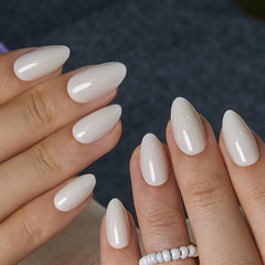 Curvlife display of 30 nails in 15 sizes showing selection and sizing benefits