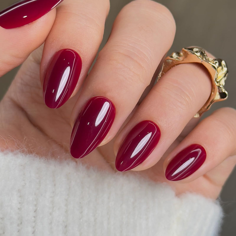 CurvLife soft-gel detail bending slightly to show flexibility and comfortable fit benefit
