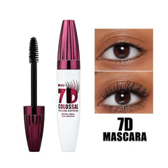 DafPrauy mascara brush closeup separating lashes for defined volume