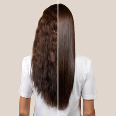 Davines OI Liquid Luster pouring texture showing weightless fluid benefits