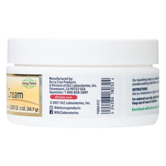 De La Cruz open jar cream texture highlighting rich moisturizing feel