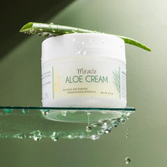 Hand applying DELÚVIA to dry skin to restore moisture quickly