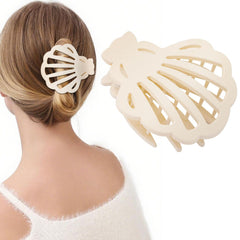 Didder matte white seashell clip front view showing coastal style and secure hold