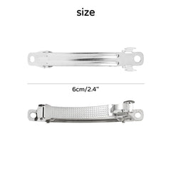 Dizila close-up of snap mechanism highlighting secure hold