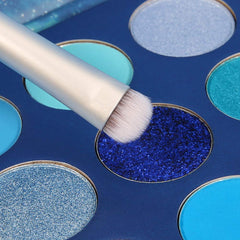 docolor modeled smokey blue eye look demonstrating depth and long-lasting wear
