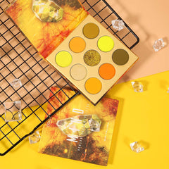 docolor travel size palette in bag highlighting on-the-go convenience