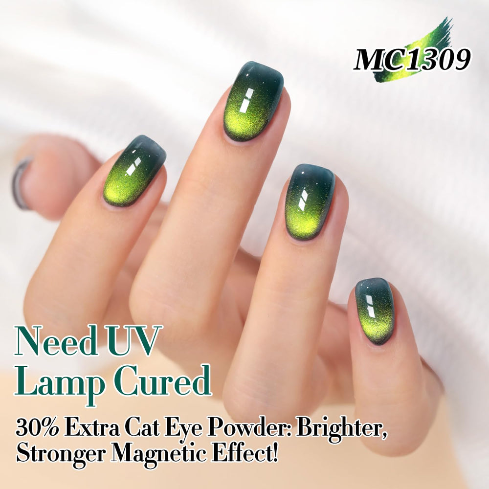 Double Rhythm close-up cat-eye effect revealing magnetic shimmer for dramatic nails