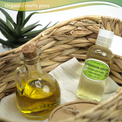 Dr Adorable oil texture close-up illustrating lightweight absorption benefit