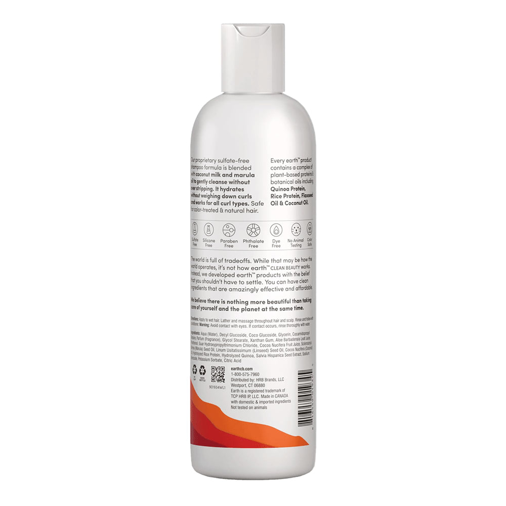 earth close-up of creamy lather demonstrating gentle hydration