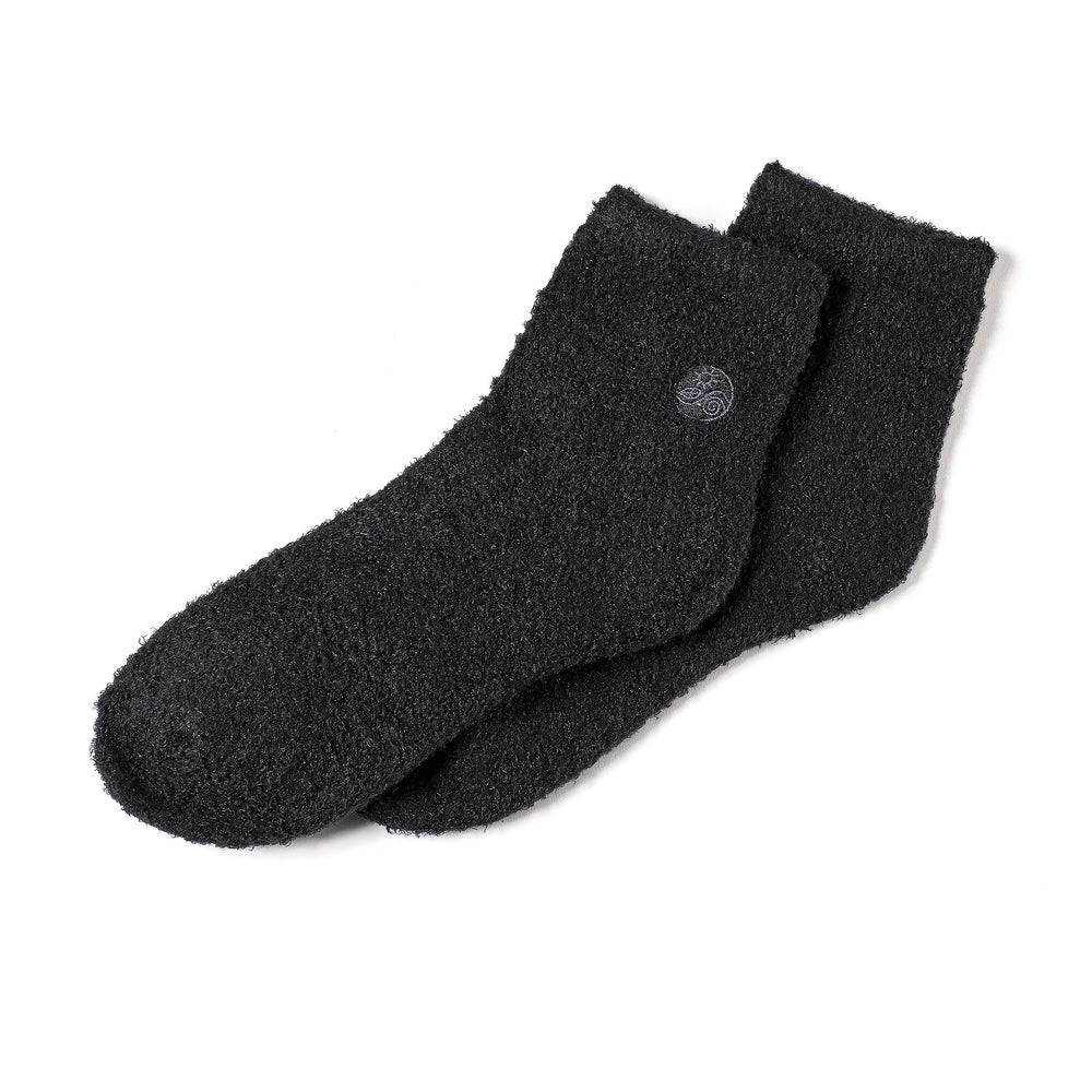 Earth Therapeutics aloe vera socks close-up knit texture highlighting soft moisturizing fibers