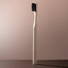 EcoTools handle texture and grip close-up for stable styling benefit