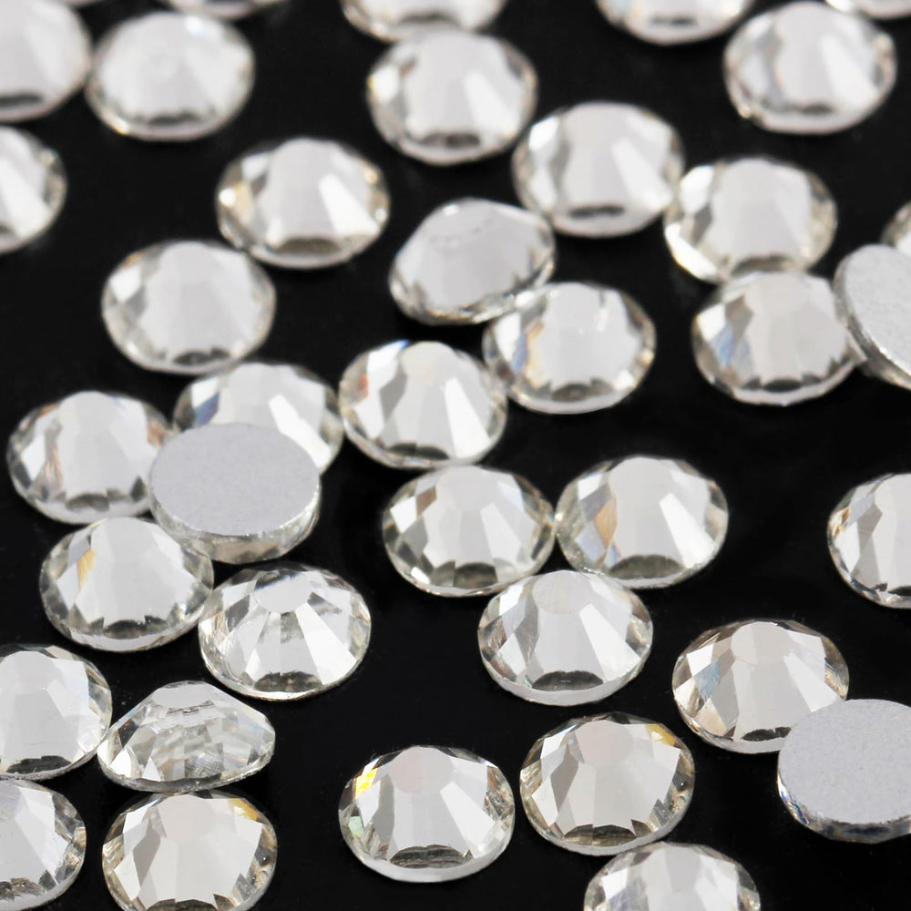 Eleegem close-up of 12-facet cut crystal highlighting sparkle
