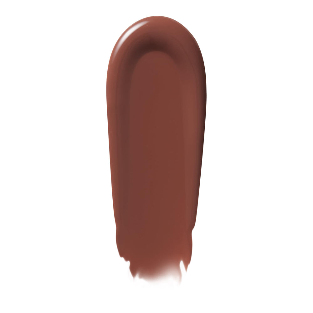 e.l.f. wand applying praline gloss to lips for instant plumping effect