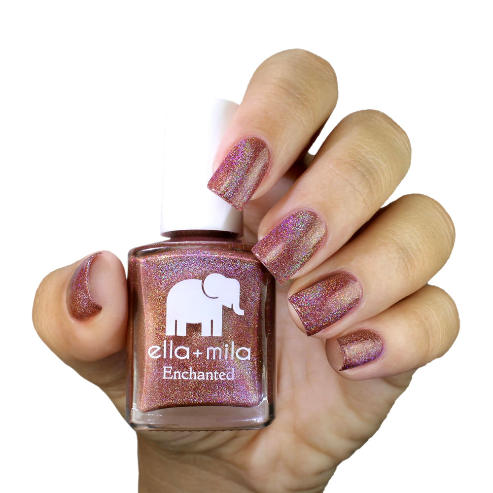 ella+mila brush stroke close-up revealing smooth application and shimmer payoff