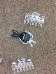 Emivery six clear barrettes laid flat showing transparency and quantity
