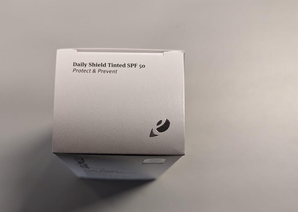 Epionce ingredient label close-up showing mineral actives benefit