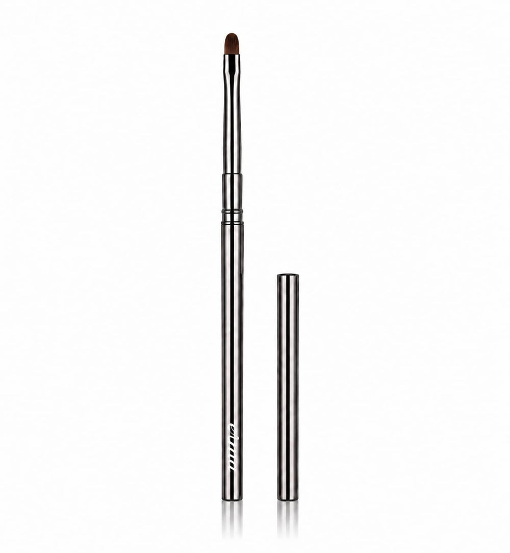Erma builder gel brush front view showing oval head and balanced handle for precise control