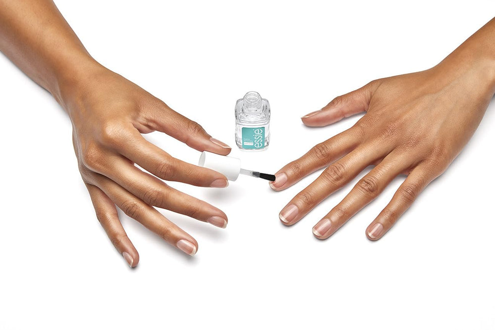 essie close-up of clear base texture demonstrating non-streak finish and strong bond