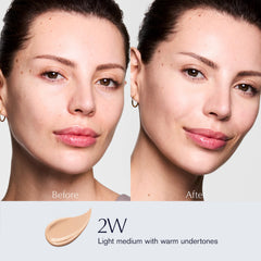 Estée Lauder 3D sculpting wand close-up highlighting precise applicator advantage