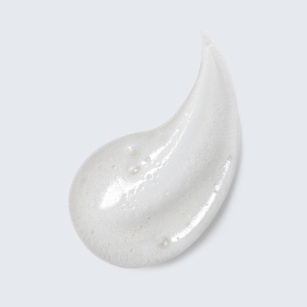 Estée Lauder cream texture close-up with smooth finish for gentle hydration