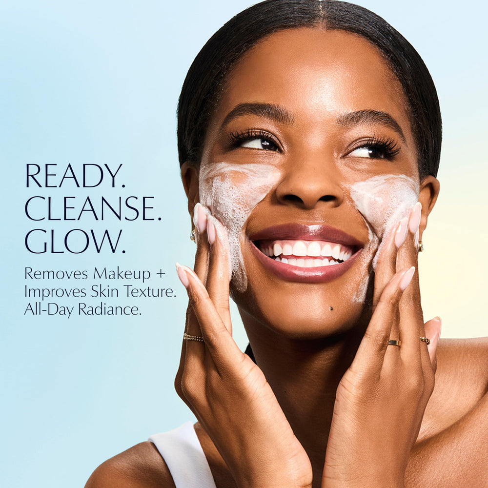 Estée Lauder jelly-to-foam close-up texture for gentle cleansing