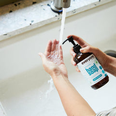 everyone lather on hands illustrating gentle foam and effective cleaning action