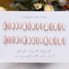 evpct close-up of 3D cat eye detail highlighting shimmering depth
