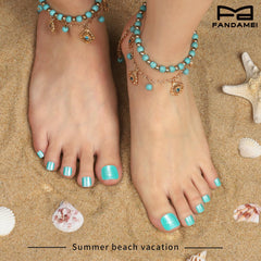 FANDAMEI close-up of glitter toenail surface, highlights sparkly finish and eye-catching shine