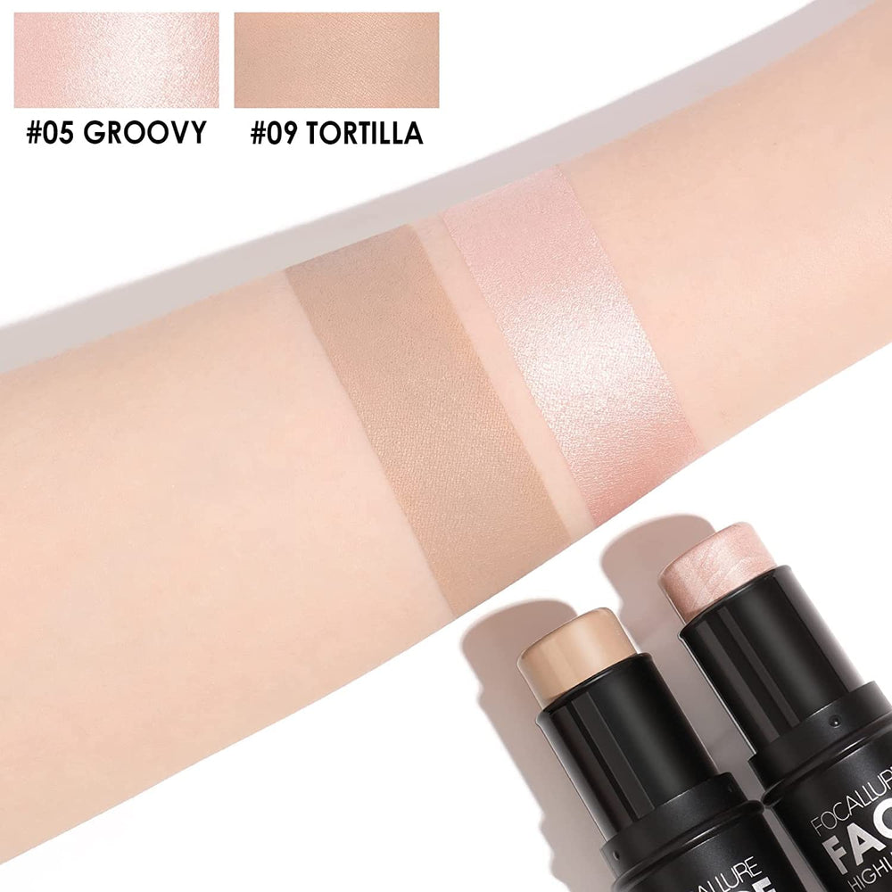 FOCALLURE application demonstration on cheek showing quick contour and highlight definition