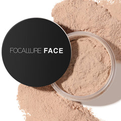 FOCALLURE compact front view showing translucent powder and cap for travel convenience