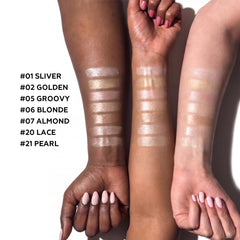 FOCALLURE highlighter on shoulder and collarbone highlighting body glow