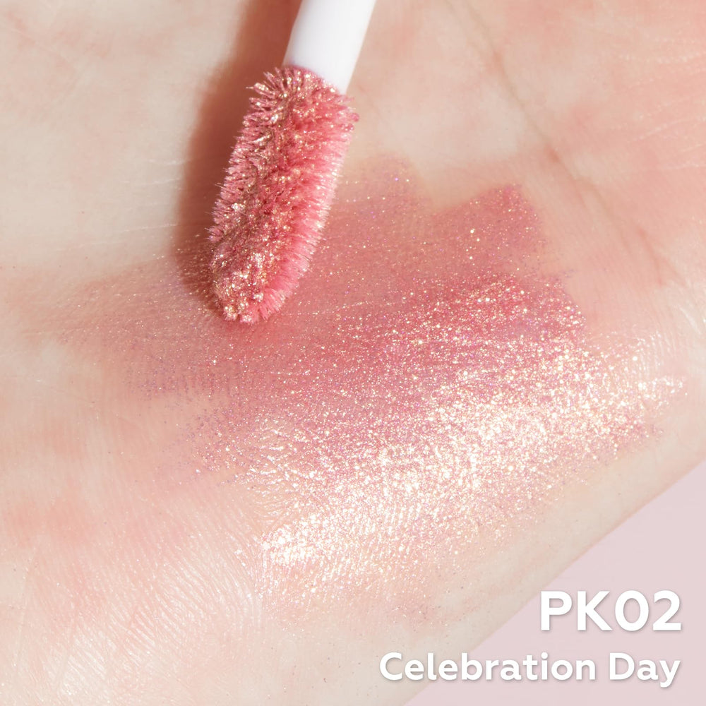 FOCALLURE swatch smear showing smooth metallic texture and high pigment
