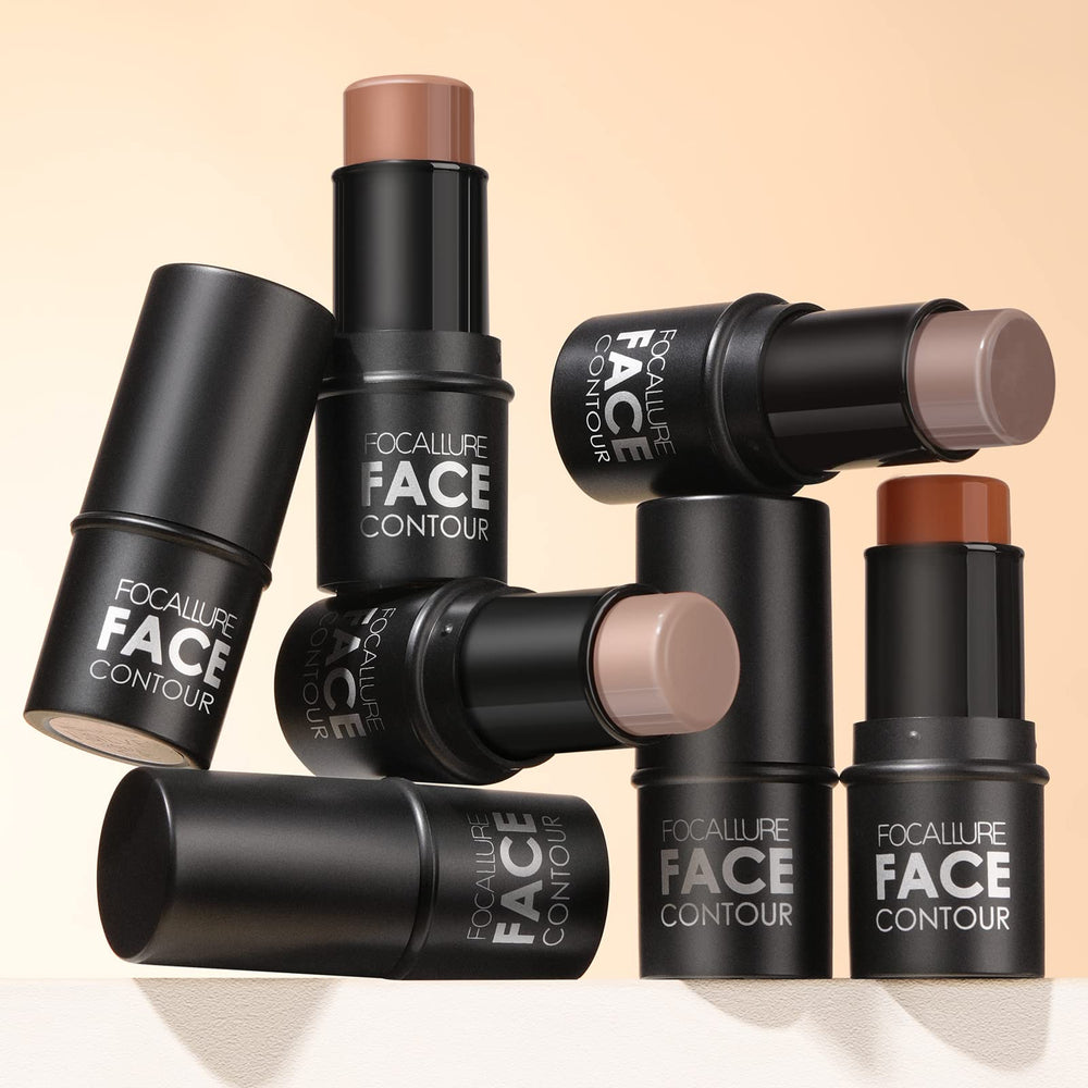 FOCALLURE packed in travel pouch showing easy touch-up convenience