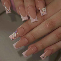 Foccna front packaging showing 24-piece press-on nail set and glossy finish benefit