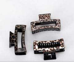 Fosrisix lifestyle on outfit styling demonstrating fashion-forward accessory benefit
