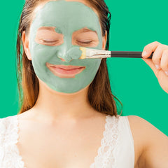 Freeman bentonite kaolin clays with lemon and mint showing natural clarifying benefit