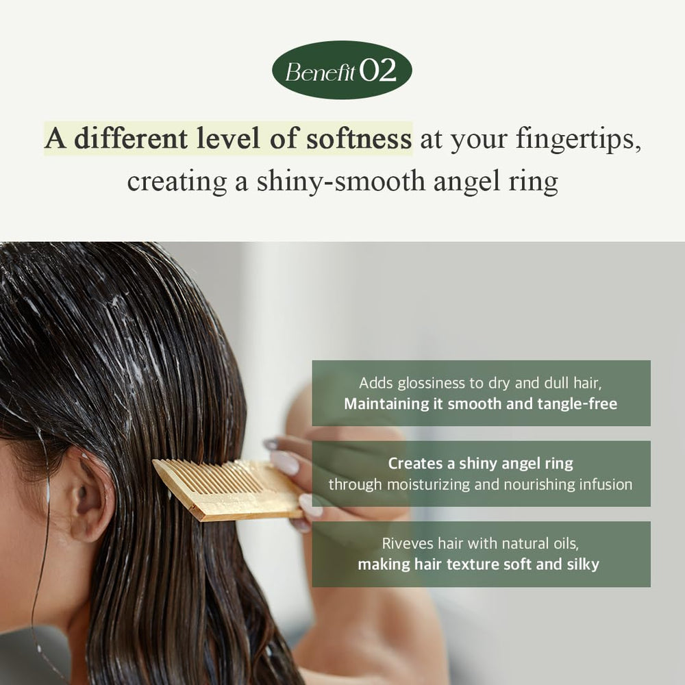 FREEMOMENT held in hand to show 5.07 fl oz scale and travel-friendly benefit