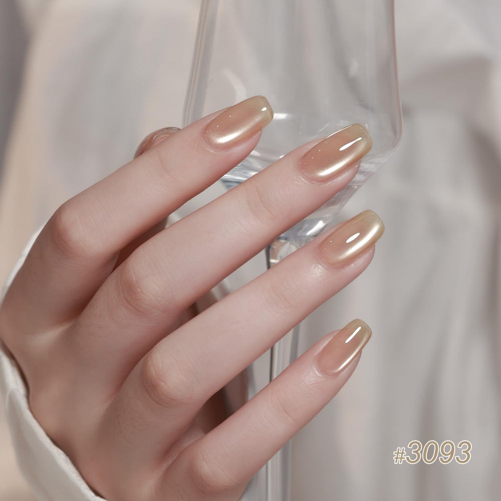 GAOY in-use magnet forming cat-eye on nail, demonstrates easy pattern creation benefit