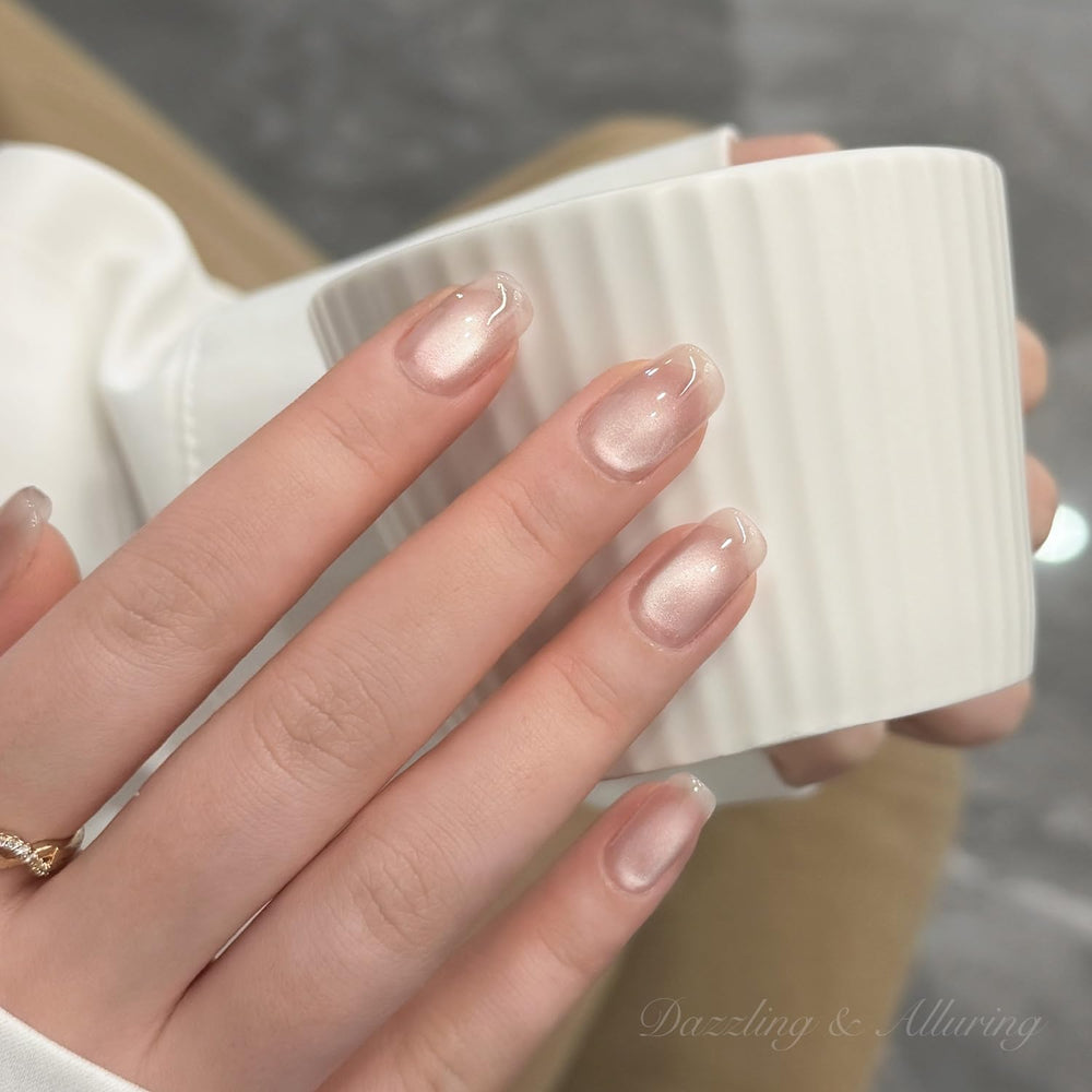 GAOY magnet forming cat-eye stripe on nail before curing, enables dramatic shimmer