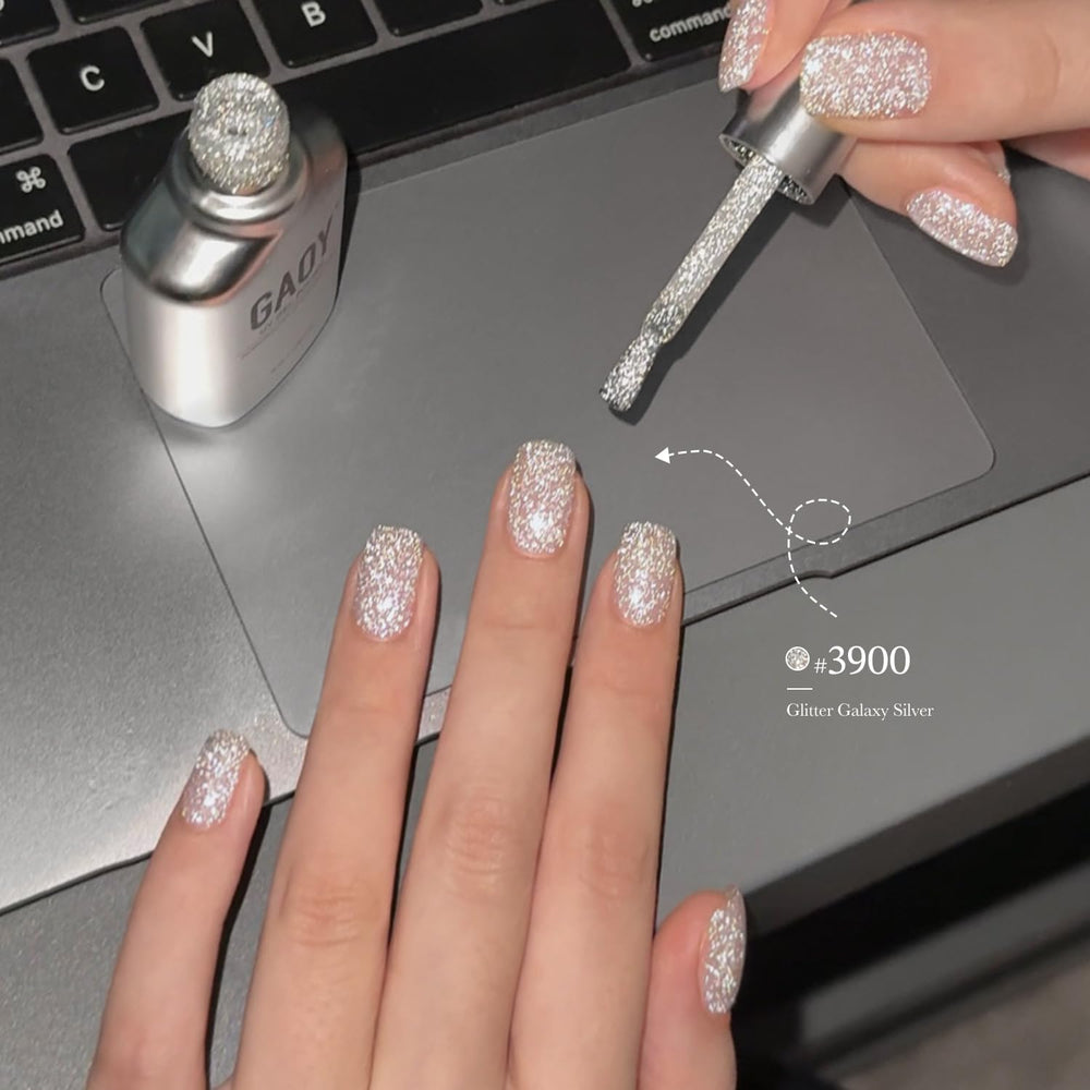GAOY nail swatch on hand model displaying cured glitter shine and durability