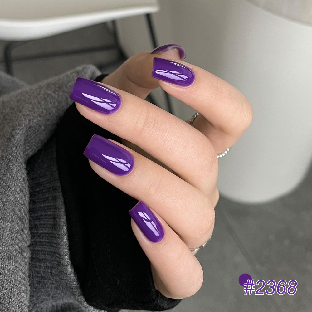 GAOY polish being cured under UV lamp in salon, demonstrates quick cure and professional use