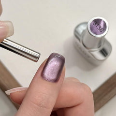 GAOY gel polish texture close-up on brush, highlighting glitter responsiveness