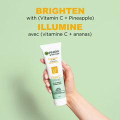 Garnier Pinea-C gel texture closeup showing smooth clear gel and gentle cleansing action