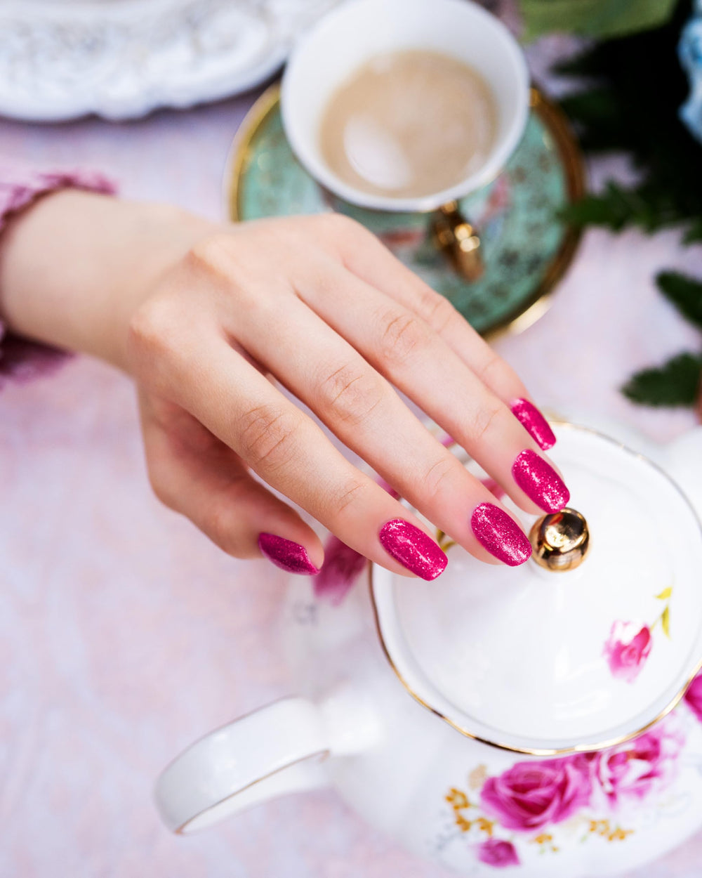 Gelish mini High Voltage close-up glossy finish highlighting high shine benefit