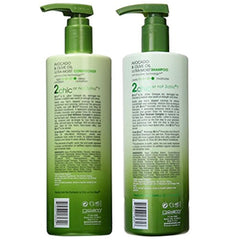 Giovanni 2Chic conditioner close-up highlighting creamy texture and hydration