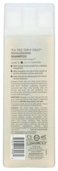 GIOVANNI close-up pump dispensing product for easy application benefit